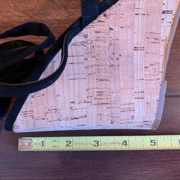 GUESS Platform Wedge Size 9M - Picture 14 of 15